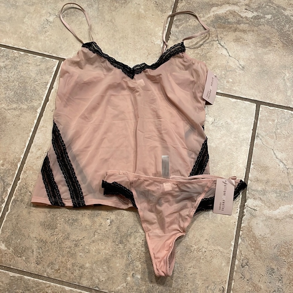 NWT Gillian & O’Malley lingerie szM